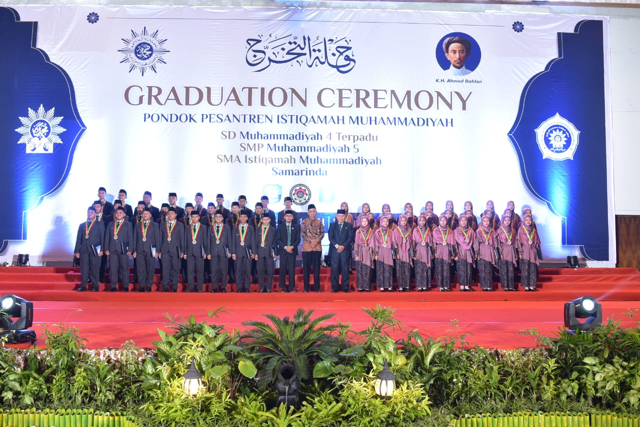 SMA Istiqamah Muhammadiyah Gelar Wisuda Angkatan 4