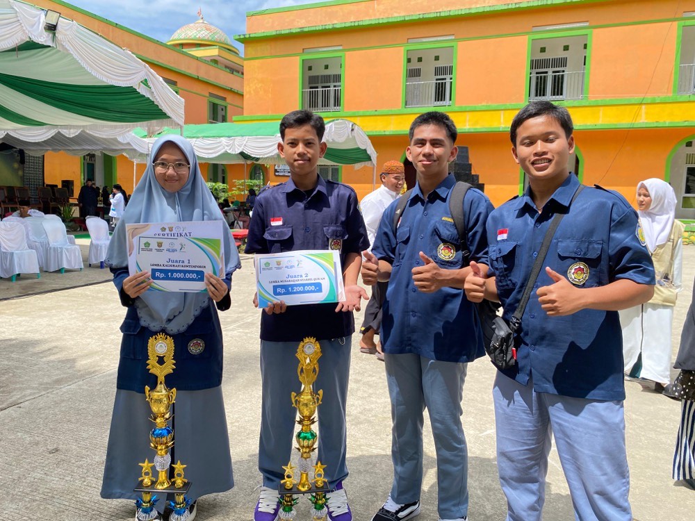 Generasi Beriman: Santri SMAIM Berhasil Juara di Lomba Hari Santri 2024 Tingkat Pondok Pesantren Se Samarinda