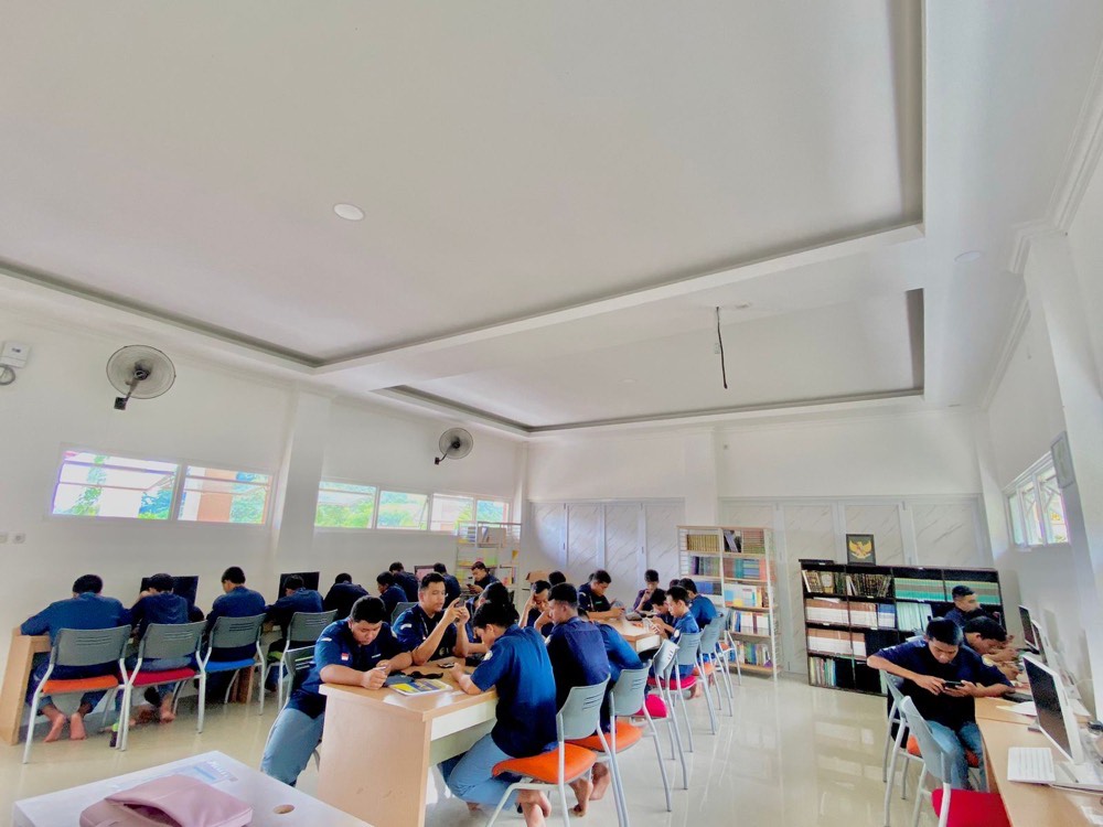 Santri SMA Istiqamah Muhammadiyah Boarding School Melaksanakan Pat Berbasis Digital