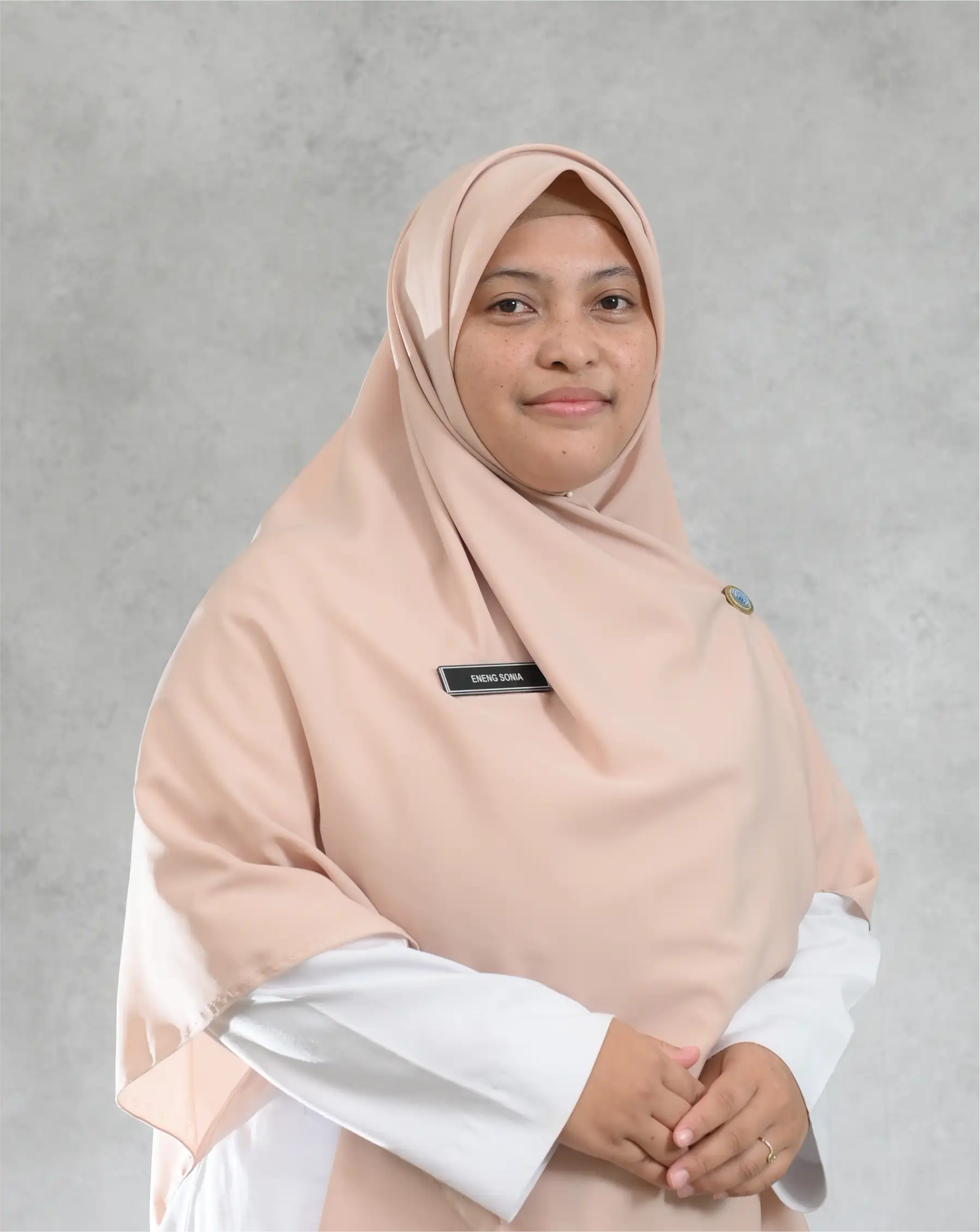 Eneng Sonia, S.E